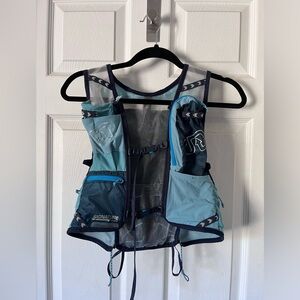 Ultimate Direction Adventure Vesta 4.0